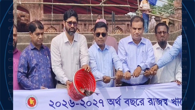 শিবগঞ্জে রাজস্ব খাতের আওতায় পোনামাছ অবমুক্তকরণ