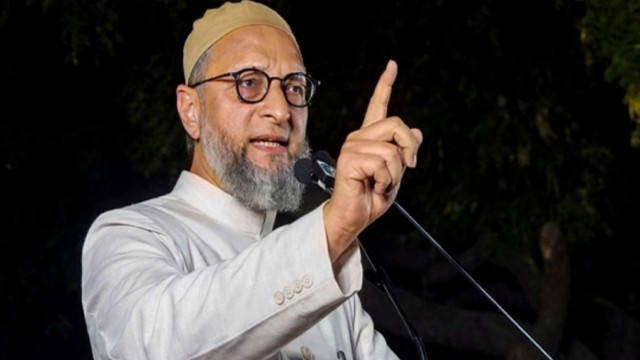 মোদির বোন সেজে যে দিল্লি বসে আছে তাকে বাংলাদেশে পাঠান