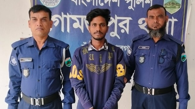 গোমস্তাপুরে ছিনতাইয়ের অভিযোগে একজন আটক
