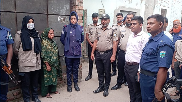 চাঁপাইনবাবগঞ্জে একাধিক মামলার আসামি নারী মাদক কারবারি গ্রেপ্তার