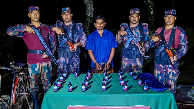 সীমান্তে ৫৩ বিজিবির অভিযানে এস্কাফ উইনসেরেক্সসহ একজন আটক