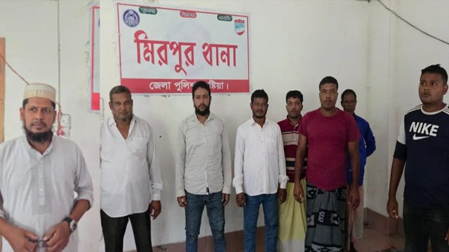 থানা থেকে কৃষক লীগ নেতাকে ছাড়াতে এসে জামায়াত নেতাসহ আটক ৮
