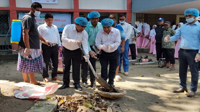 চাঁপাইনবাবগঞ্জ সরকারি মহিলা কলেজে তিন মাসব্যাপী ডেঙ্গু প্রতিরোধ অভিযান