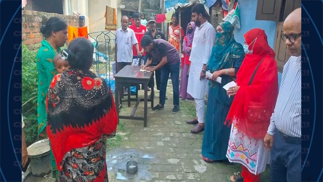 চাঁপাইনবাবগঞ্জে ডেঙ্গু প্রতিরোধে বিশেষ অভিযান, দুই বাড়ির মালিককে জরিমানা