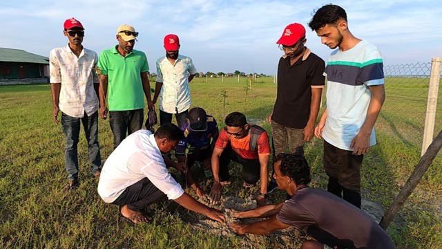 আরাফাত রহমান কোকোর জন্মবার্ষিকীতে রাজশাহীর মিডিল চরে দোয়া মোনাজাত ও বৃক্ষরোপন কর্মসূচি