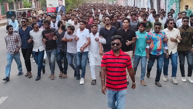 ছাত্রলীগ-যুবলীগ-আওয়ামী লীগের বিরুদ্ধে রাজশাহী জেলা ছাত্রদলের বিক্ষোভ
