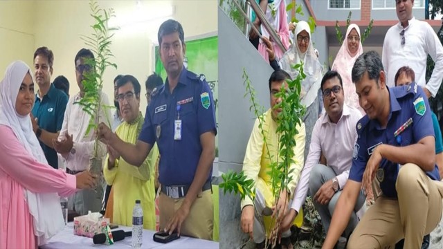 চাঁপাইনবাবগঞ্জ সরকারি মহিলা কলেজে ‘সবুজে সাজাই বাংলাদেশ’ কর্মসূচি পালিত