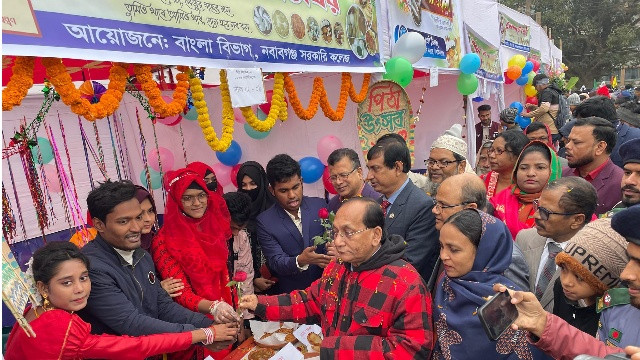 চাঁপাইনবাবগঞ্জে ঐতিহ্যবাহী পিঠা উৎসব অনুষ্ঠিত