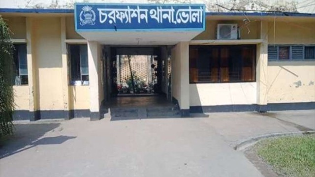 সম্পত্তি নিয়ে ৪ স্ত্রীর সন্তানদের দ্বন্দ্বে আটকে ছিল বাবার দাফন