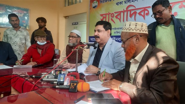 ২৩ লক্ষ টাকার পাম অয়েলসহ ট্রাক 'আত্মসাতের চেষ্টা': রায়গঞ্জ থানার ২ কর্মকর্তার বিরুদ্ধে ব্যবস্থা গ্রহণের দাবি