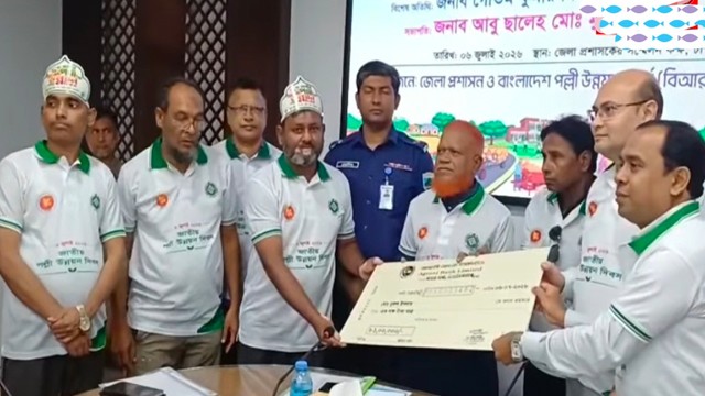 চাঁপাইনবাবগঞ্জে জাতীয় পল্লী উন্নয়ন দিবস-২৬ উদযাপন