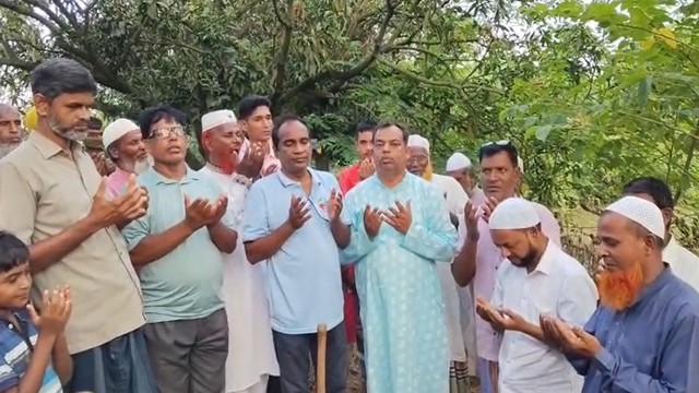 নাচোলে ঈদগাহ্ ও গোরস্থানের উন্নতিকল্পে আলোচনা সভা
