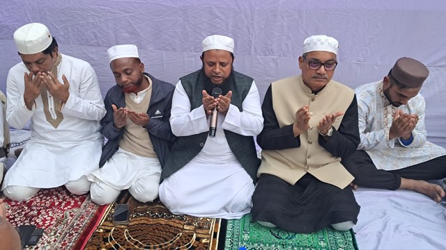 খালেদা জিয়ার রোগমুক্তি কামনায় চাঁপাইনবাবগঞ্জে বিএনপির দোয়া মাহফিল