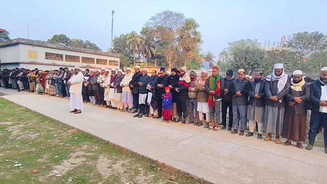 শিবগঞ্জে সাবেক প্রধানমন্ত্রী খালেদা জিয়ার গায়েবানা জানাজা