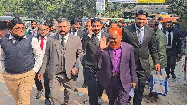 চাঁপাইনবাবগঞ্জে আইনজীবীদের মাঝে জামায়াত নেতা বুলবুলের গনসংযোগ