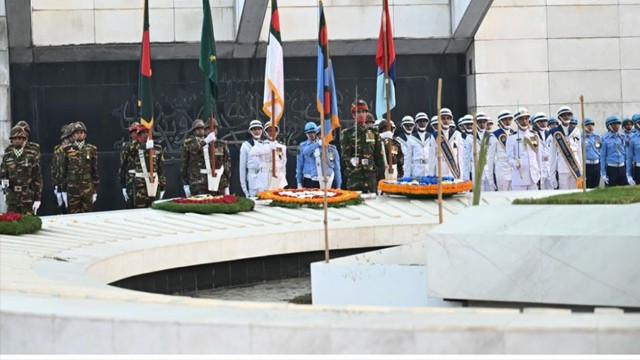 খালেদা জিয়াকে গার্ড অব অনার তিন বাহিনীর