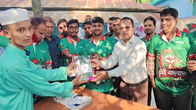 গোমস্তাপুরে ‘তুমিই বাংলাদেশ’র ফ্রি মেডিকেল ক্যাম্প ও ওষুধ বিতরণ