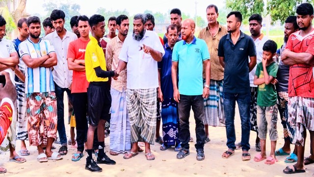 নাচোলে পৃথক স্থানে মিনিবার (পা-গোলী) ফুটবল টুর্নামেন্ট অনুষ্ঠিত