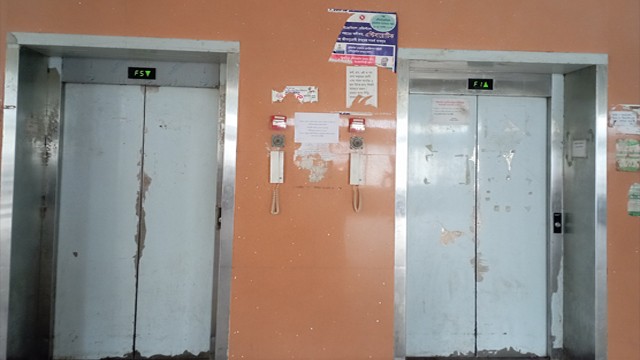 সচল হলো হাসপাতালের লিফট, জনমনে স্বস্তি