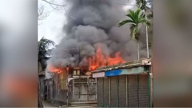 মহানবী (সা.)-কে নিয়ে কটূক্তি, ৪ মাজারে হামলা-আগুন