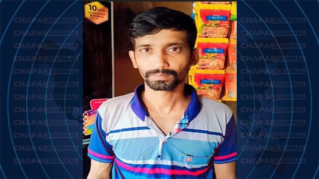 দোকানে পেট্রল বোমা নিক্ষেপ, বাইরে বের হতেই মুদি দোকানিকে কুপিয়ে হত্যা