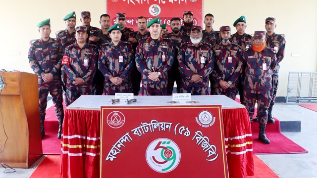 শিবগঞ্জ সীমান্তে আবারও আগ্নেয়াস্ত্র-গুলি জব্দ