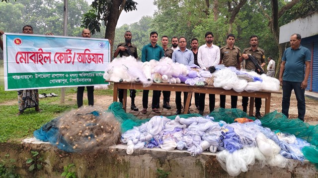 রহনপুরে ৫ দোকানে অভিযান, ৭ লাখ টাকার অবৈধ কারেন্ট জাল জব্দ