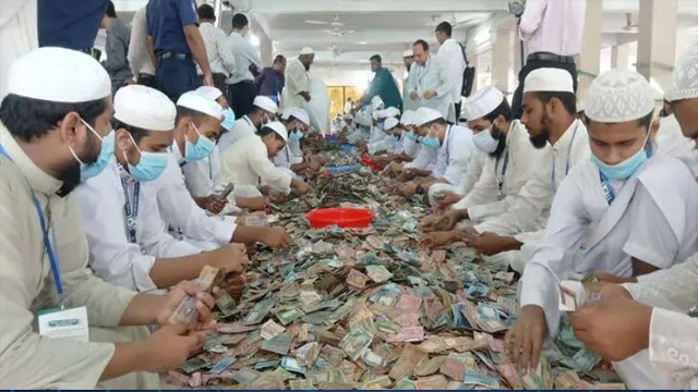 পাগলা মসজিদে গণনা চলছে, সাড়ে ৭ ঘণ্টায় মিললো ১২ কোটি ৪০ লাখ টাকা