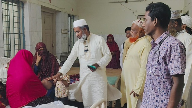 ভোলাহাটে স্বাস্থ্য কমপ্লেক্স আকস্মিকভাবে পরিদর্শনে এমপি ড. মিজানুর রহমান