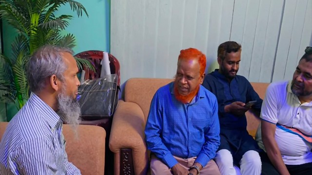 চাঁপাইনবাবগঞ্জ বিআরটিএ অফিস পরিদর্শনে এমপি নুরুল ইসলাম বুলবুল