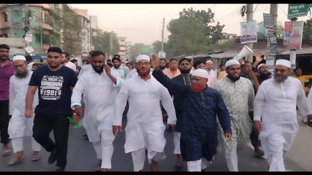 চাঁপাইনবাবগঞ্জ পৌরসভার পাইকড়তলা মোড়ে জামায়াত নেতা বুলবুলের নির্বাচনী পথসভা