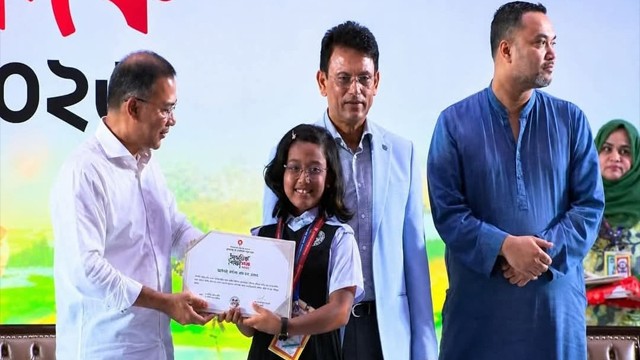 জাতীয় প্রাথমিক শিক্ষা পদক পেল চাঁপাইনবাবগঞ্জের কৃতী শিক্ষার্থী আইমান কানিতা