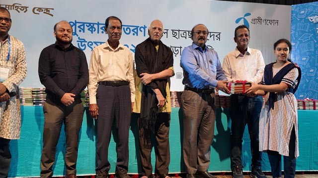 রাজশাহীতে ২১২০ শিক্ষার্থী নিয়ে বিশ্বসাহিত্য কেন্দ্রের পুরস্কার বিতরণ উৎসব