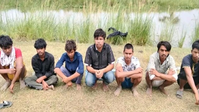 পুশ ইনকৃত নাগরিকরা। ছবি: সংগ্রহীত