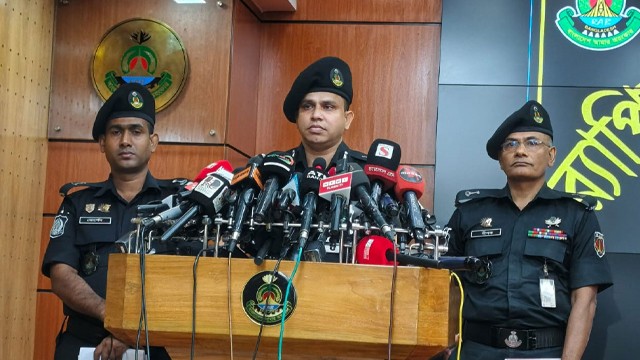 ডেকে নিয়ে গলা ও হাত-পায়ের রগ কেটে হত্যা, লাশ ফেলা হয় খালে