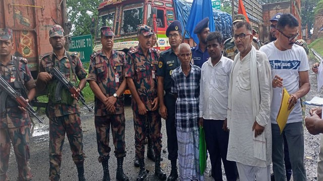 শামসুলের চেষ্টায় নিজ দেশে ফিরে গেলেন রামদেব
