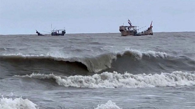 সমুদ্রবন্দরে তিন নম্বর সতর্ক সংকেত