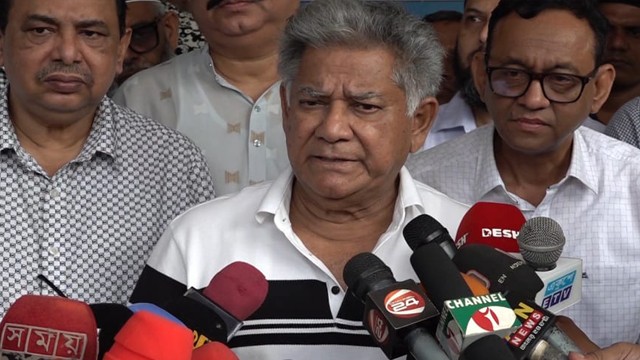 সোনামসজিদ স্থলবন্দরের পরিধি বাড়াতে উদ্যোগের কথা জানালেন নৌ উপদেষ্টা