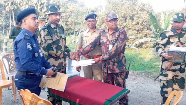 ১১ দিন পর পরিবারের কাছে মরদেহ ফেরত দিলো বিএসএফ