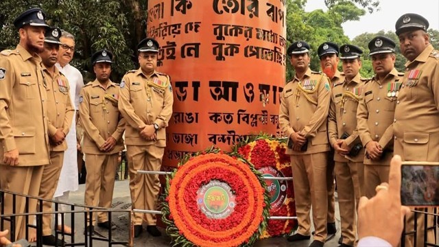 জুলাই গণঅভ্যুত্থান দিবসে চাঁপাইনবাবগঞ্জ জেলা পুলিশের শ্রদ্ধাঞ্জলি, র‍্যালি ও দোয়া