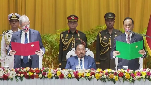 রাষ্ট্রপতির শপথ নিলেন মির্জা ফখরুল ইসলাম আলমগীর