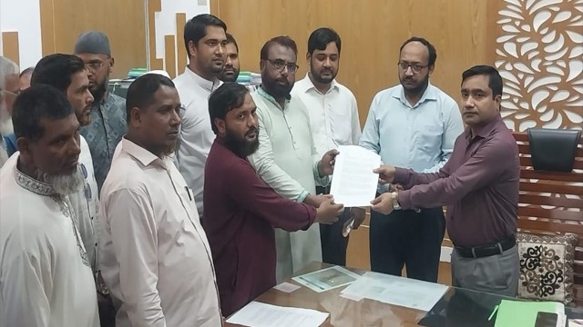 চাঁপাইনবাবগঞ্জে নিরবচ্ছিন্ন বিদ্যুতের দাবিতে জামায়াতের মানববন্ধন, স্মারকলিপি প্রদান