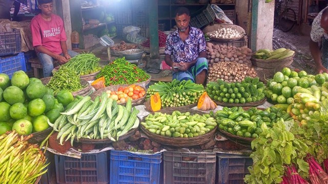 ৬০ থেকে ৮০ টাকার ঘরে সব সবজি
