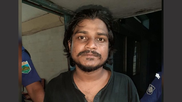 সমন্বয়ক পরিচয়ে চাঁদা দাবির অভিযোগে জুলাই-যোদ্ধা আটক