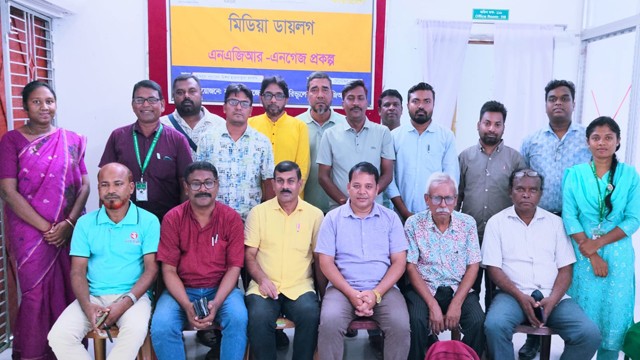 নাচোলে জলবায়ু সংকট ও আদিবাসীদের মানবাধিকার রক্ষায় গণমাধ্যমের যৌথ সংলাপ
