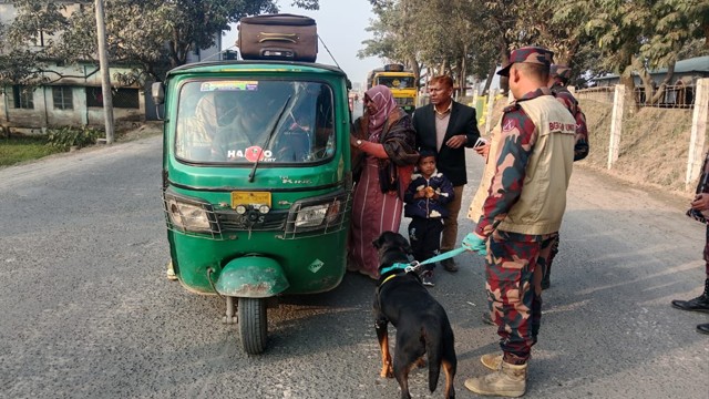 চাঁপাইনবাবগঞ্জ সীমান্তে বিজিবির কঠোর নজরদারি