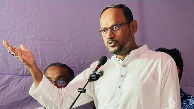 ক্ষুদ্র পোল্ট্রি খামারিদের সহজ শর্তে ঋণের আশ্বাস প্রতিমন্ত্রী টুকুর