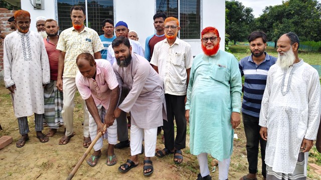 নাচোলে মুসল্লিদের সুবিধার্থে মসজিদে ওযুখানা ও টয়লেট নির্মাণের উদ্বোধন