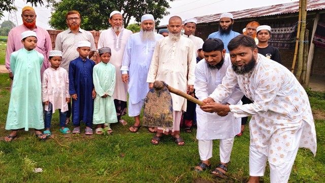 নাচোল ওযুখানা ও টয়লেট নির্মাণের উদ্বোধন