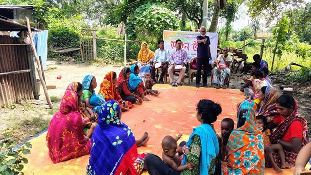 শিক্ষার মানোন্নয়নের লক্ষ্যে উঠান বৈঠক